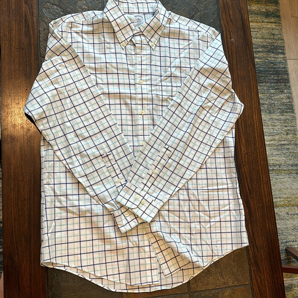 Like new brooks brothers regent button down, size large